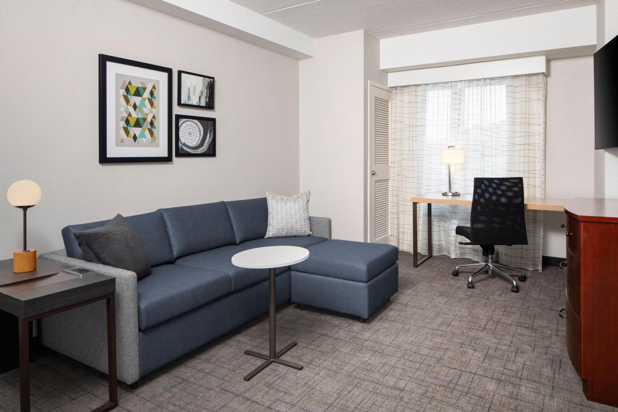Airport Hotel 3*